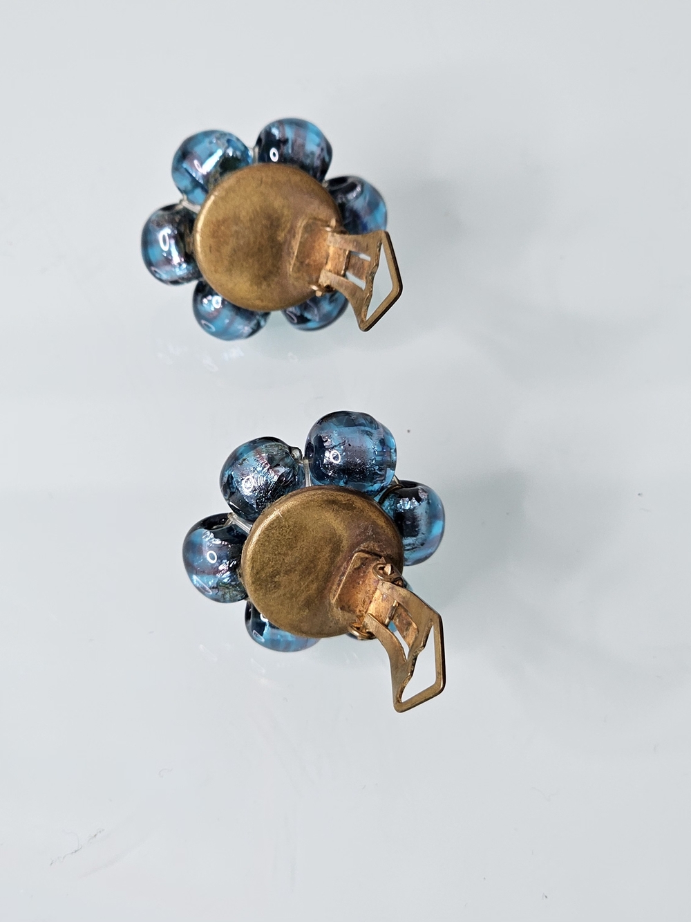 Vintage Blue Beaded Cluster Clip Earrings 1960s-70s Made in Italy - Picture 8 of 11